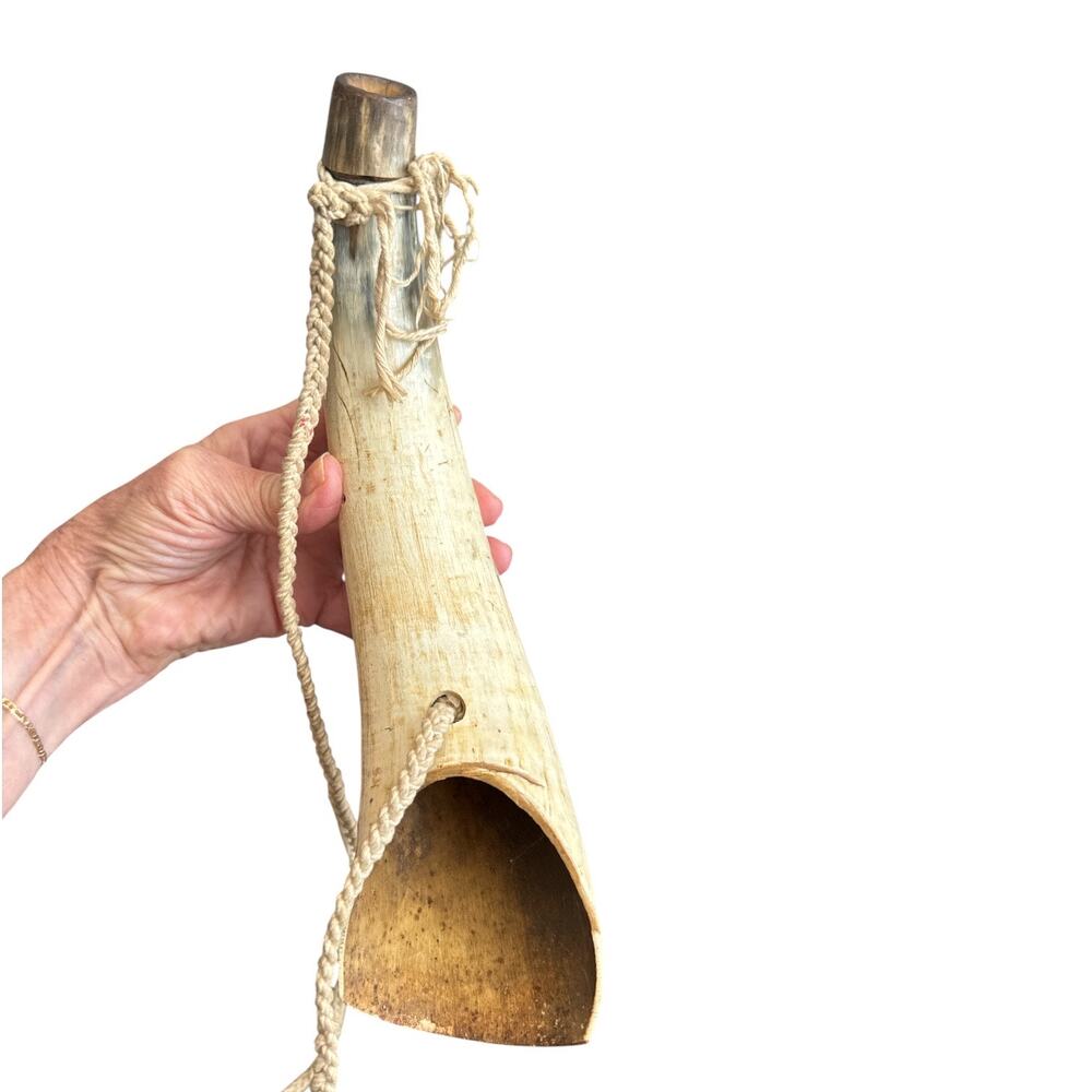 Reproduction Animal Powder Horn on Rope Historical